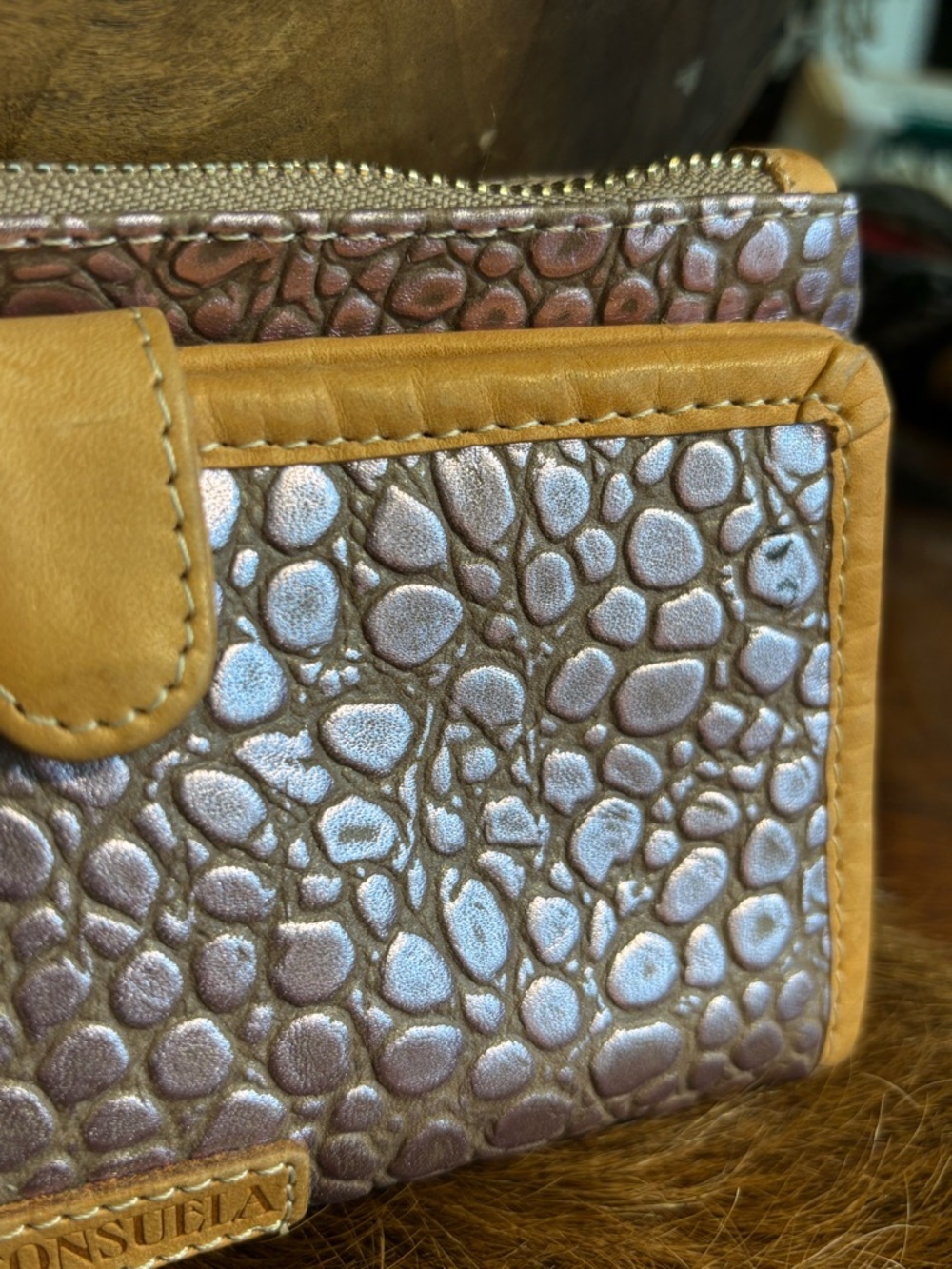 Consuela NWT LuLu Slim Wallet in metallic lilac pebbled leather - Picture 3 of 8